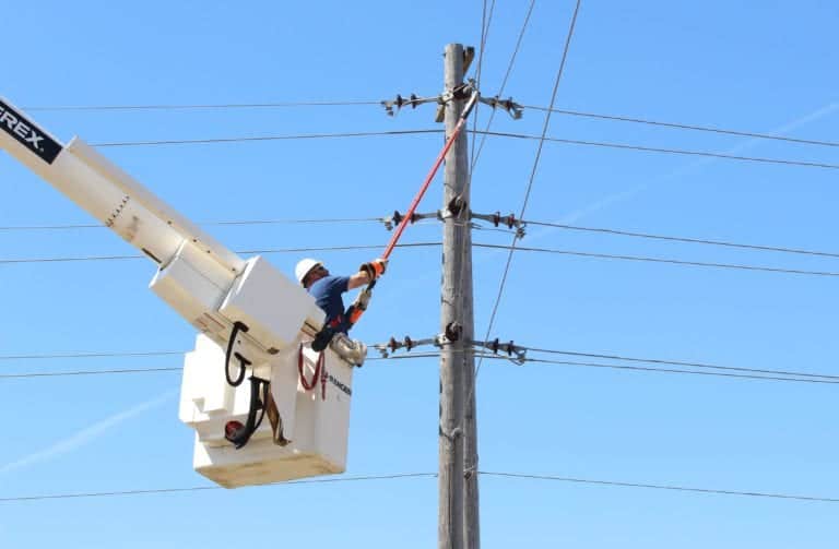 Why Long-Distance Transmission Projects Depend on Reliable Pole Identification